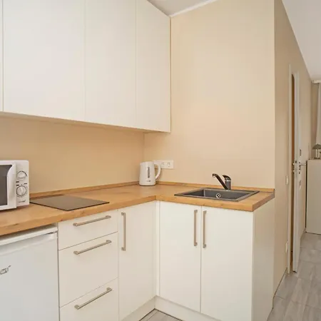 Compact And Comfy On The Greenhill Kaunas