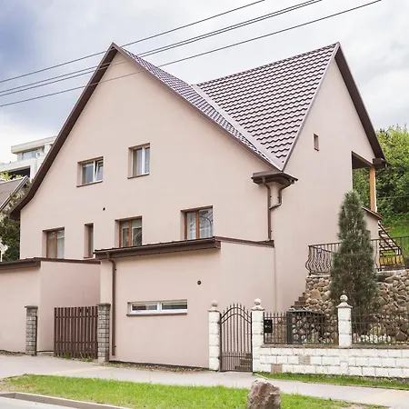 Compact And Comfy On The Greenhill Appartement