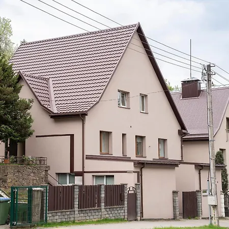 Compact And Comfy On The Greenhill Appartement *