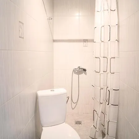 Apartment Compact And Comfy On The Greenhill *
