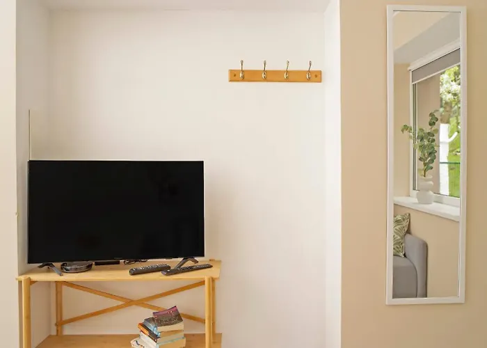 Compact And Comfy On The Greenhill קובנה