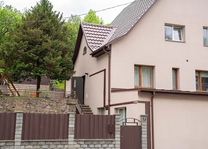 Compact And Comfy On The Greenhill קובנה